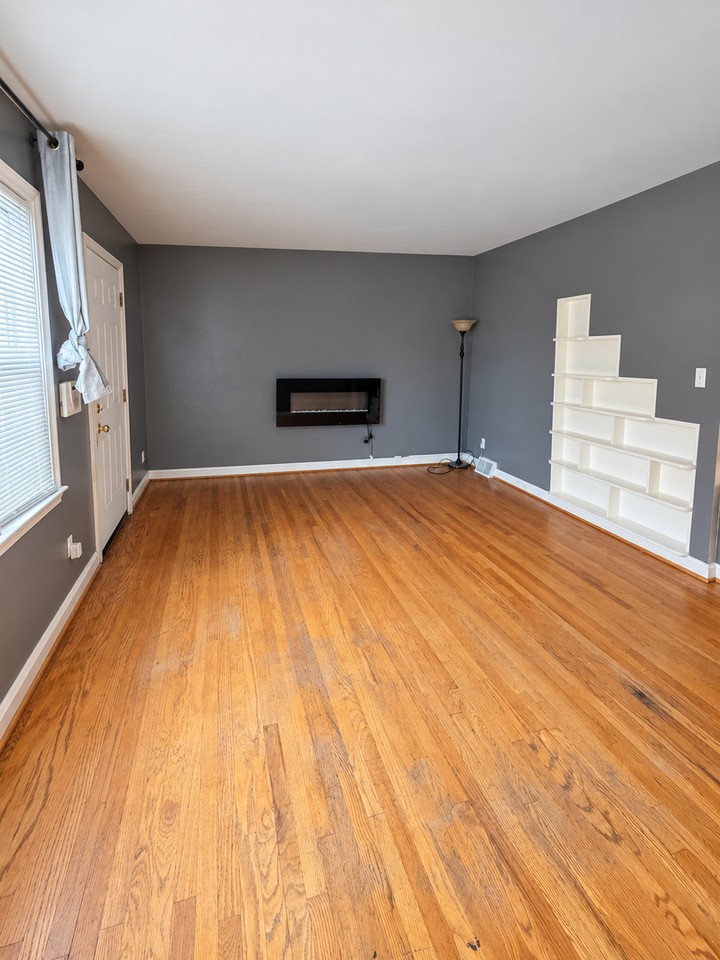 1536 Sherwood Ave - Photo 2 of 14
