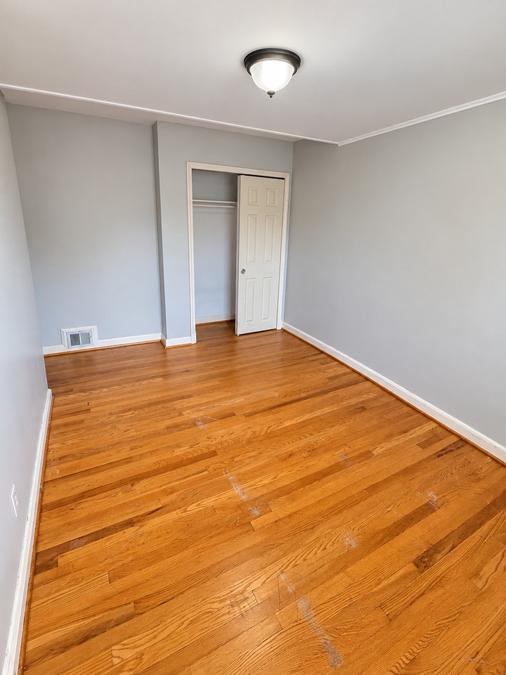 1536 Sherwood Ave - Photo 6 of 14