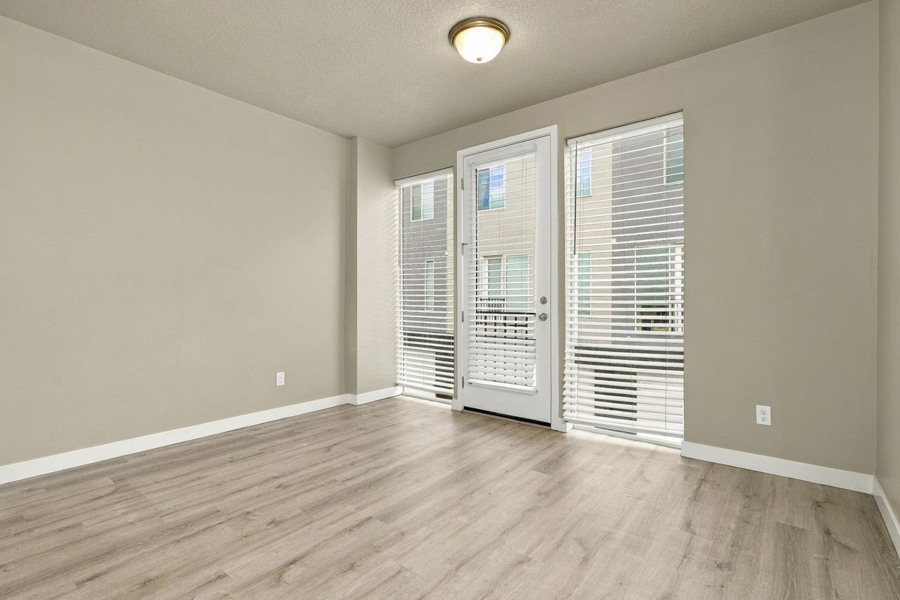 1687 S 225 W - Photo 7 of 18