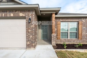 featured image of 1450 Shadow Hill Ln