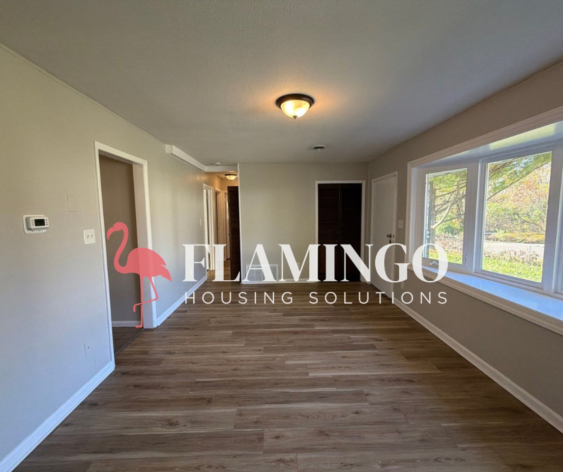 1302 Wesleyan Rd - Photo 3 of 16