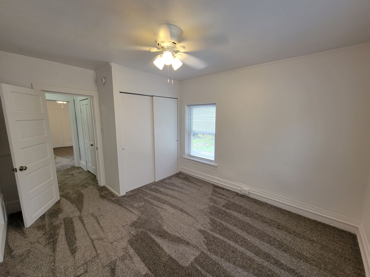 805 Main St - Photo 4 of 35