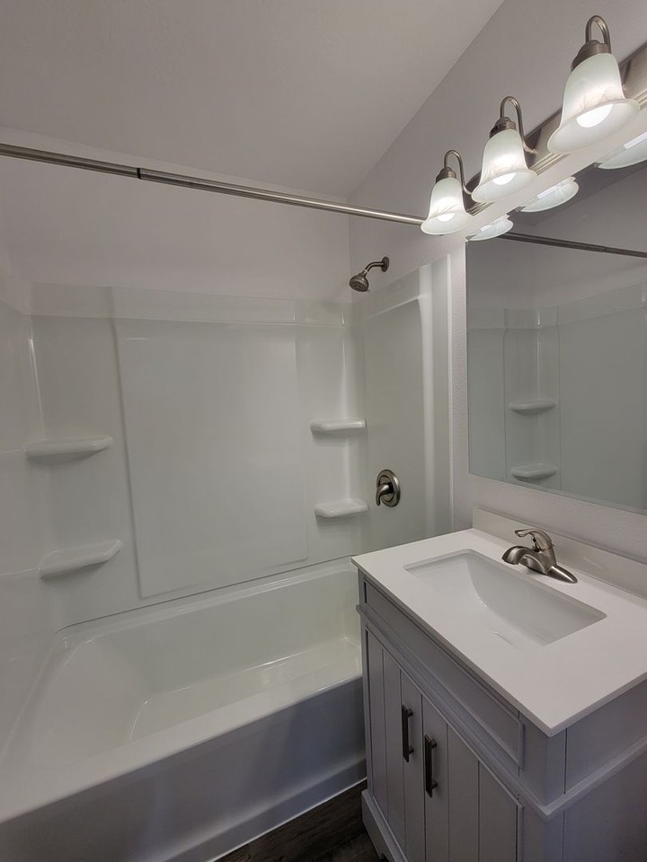 805 Main St - Photo 7 of 35