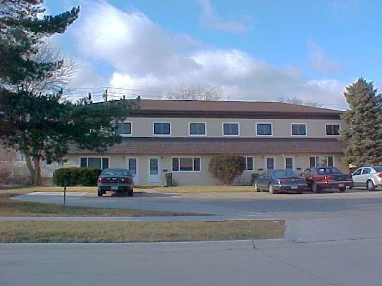 Royal Dr 2419-2425 - Photo 3 of 4