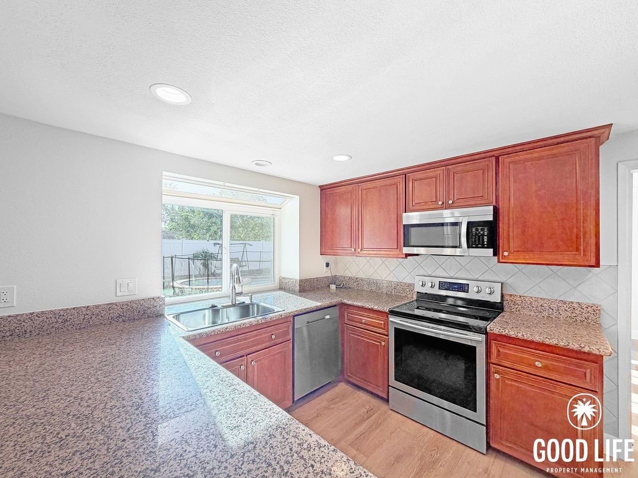 4650 Merrick Ct - Photo 7 of 34