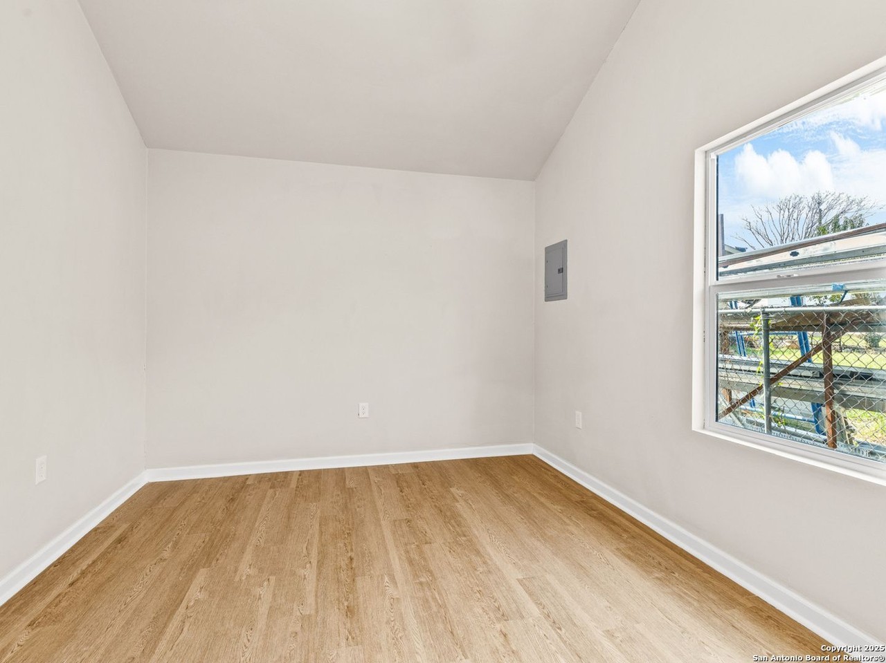 207 Alvarez Pl #2 - Photo 5 of 9