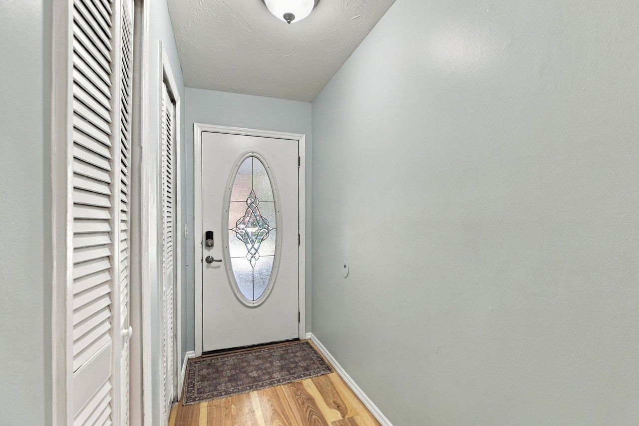 518 Rosebud Ln - Photo 3 of 24