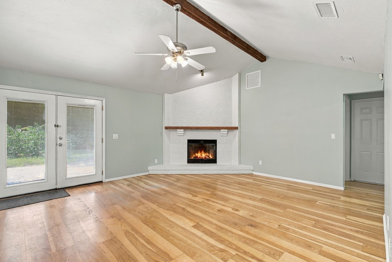 518 Rosebud Ln - Photo 5 of 24