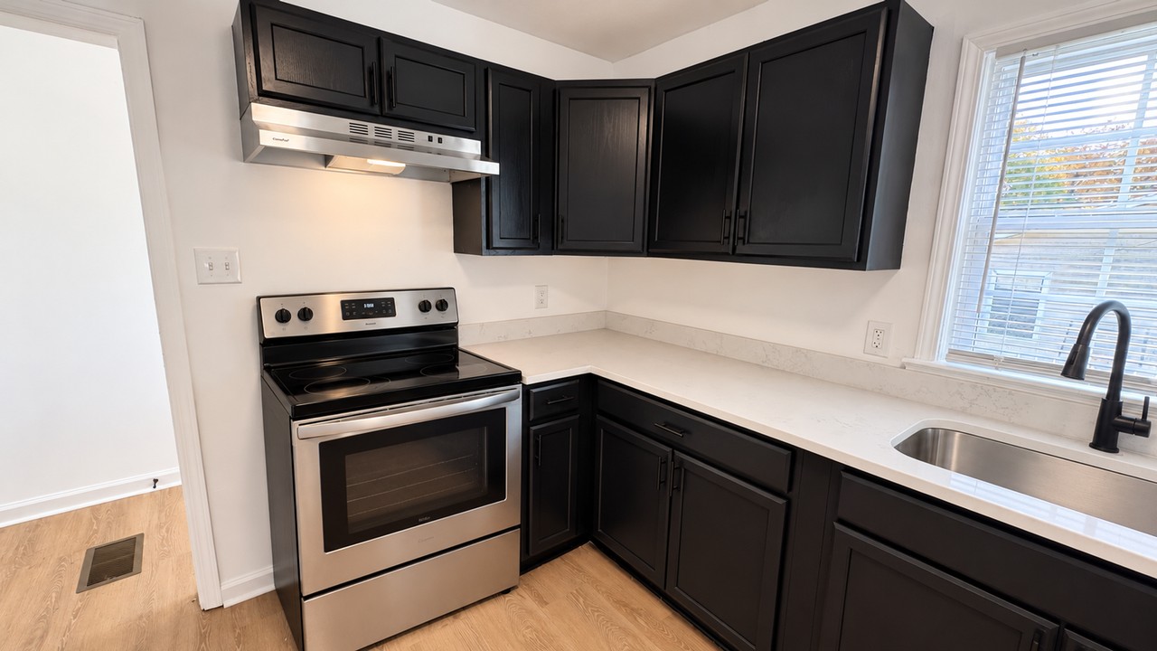 717 Schley St - Photo 4 of 14