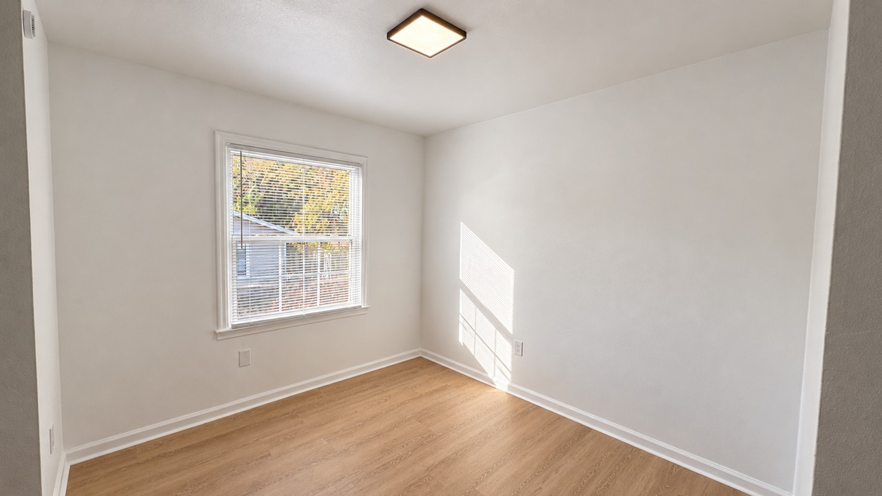 717 Schley St - Photo 5 of 14