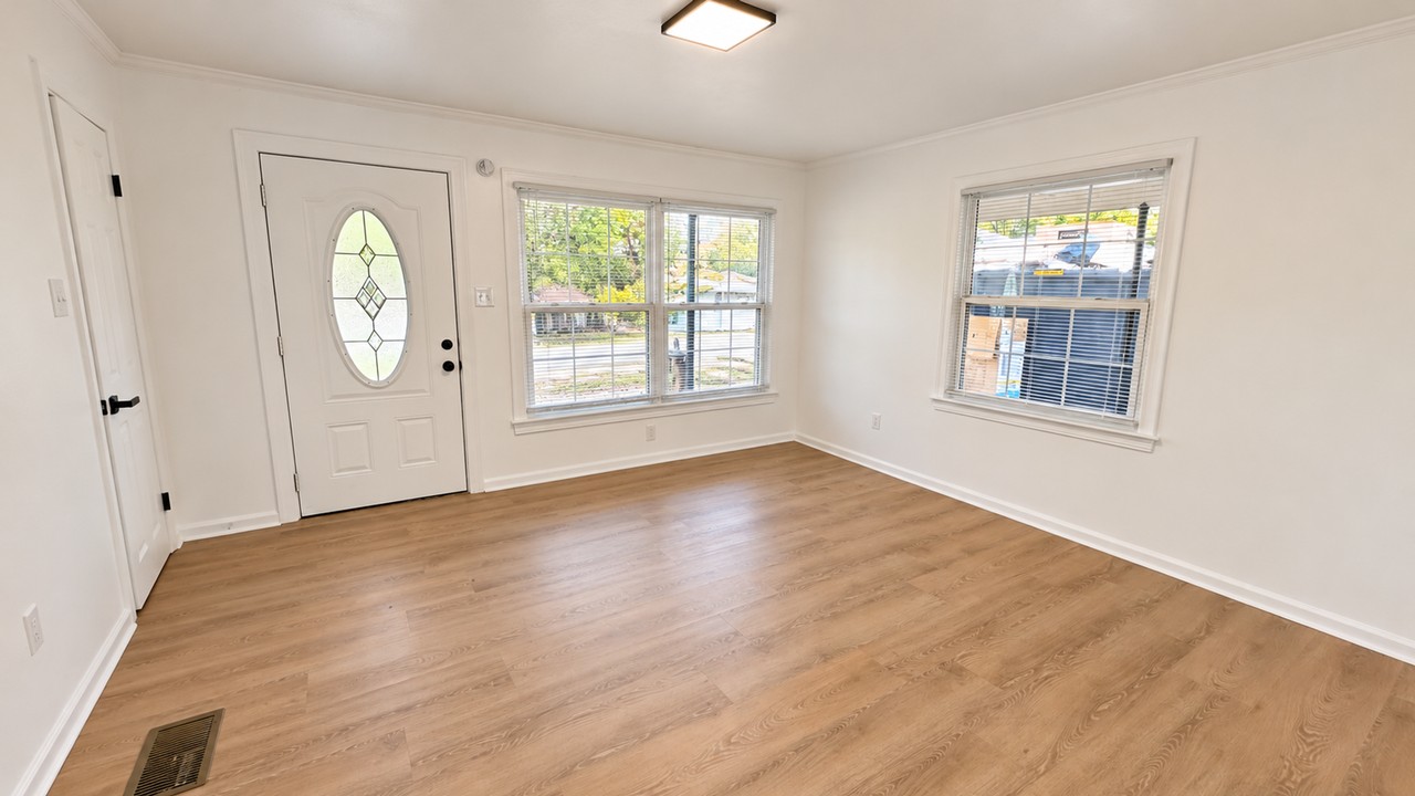 717 Schley St - Photo 6 of 14