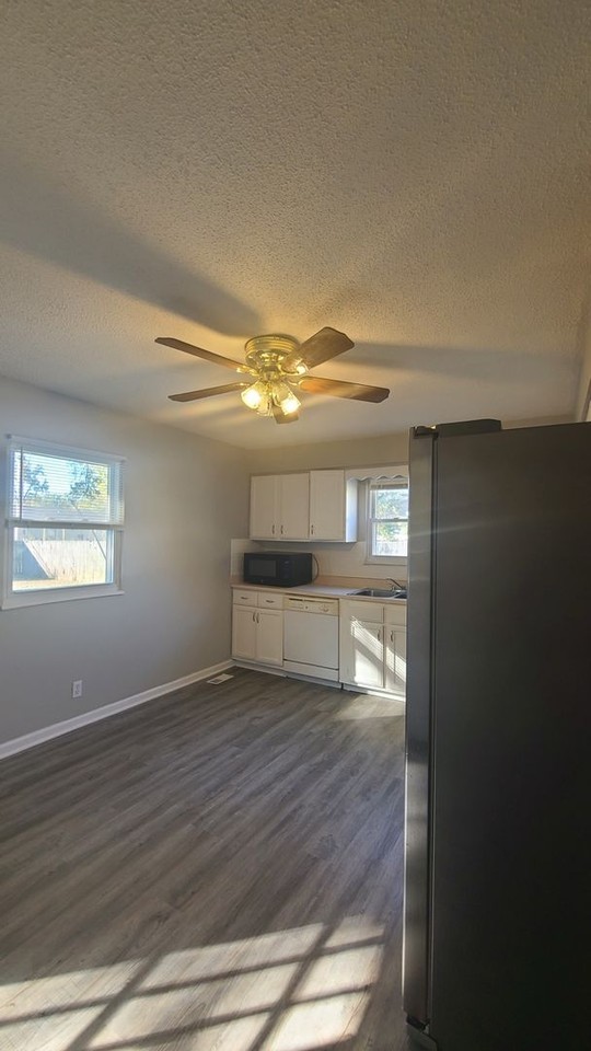 7605 E Gum St - Photo 6 of 19