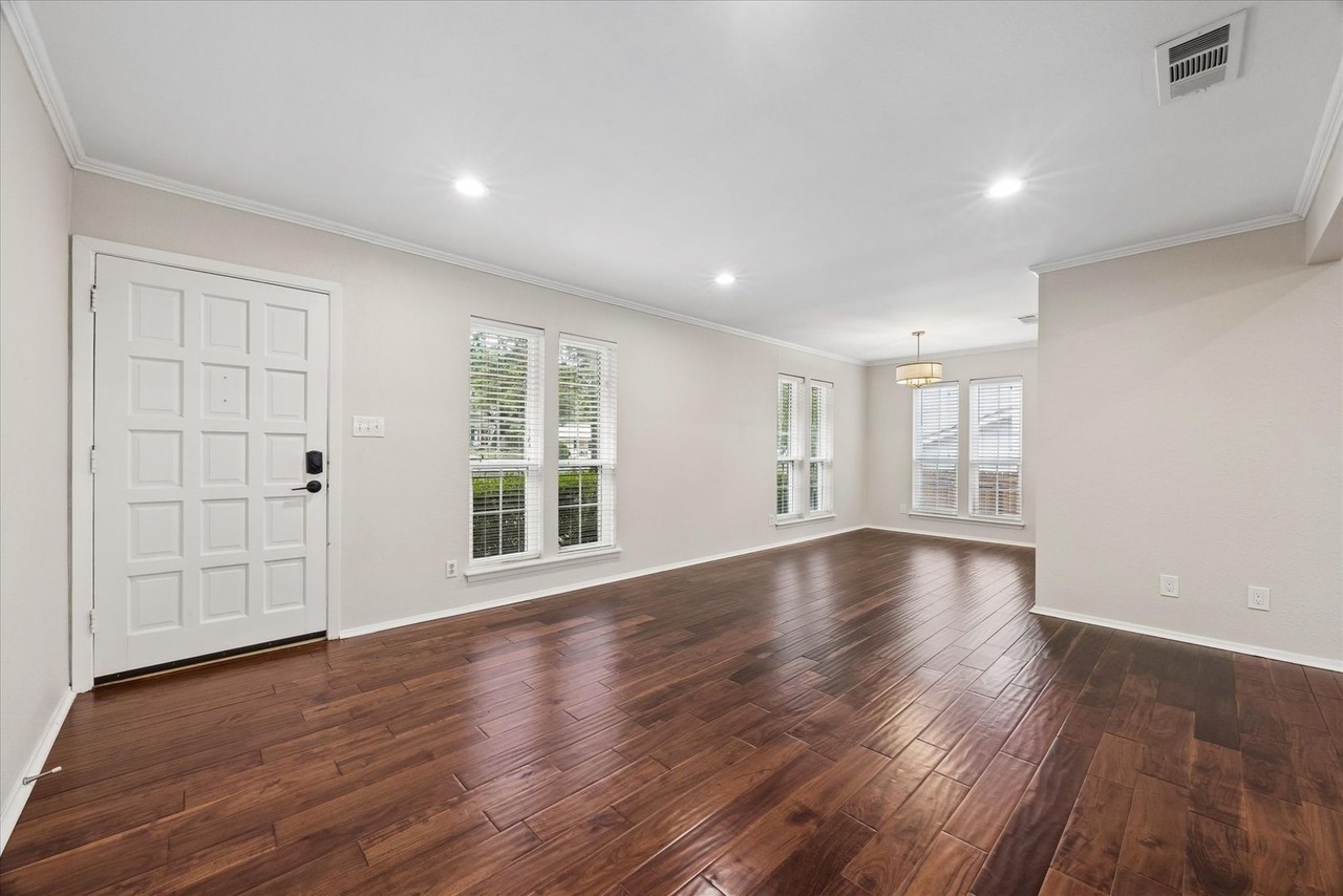 7603 Glenhill Cv - Photo 2 of 17