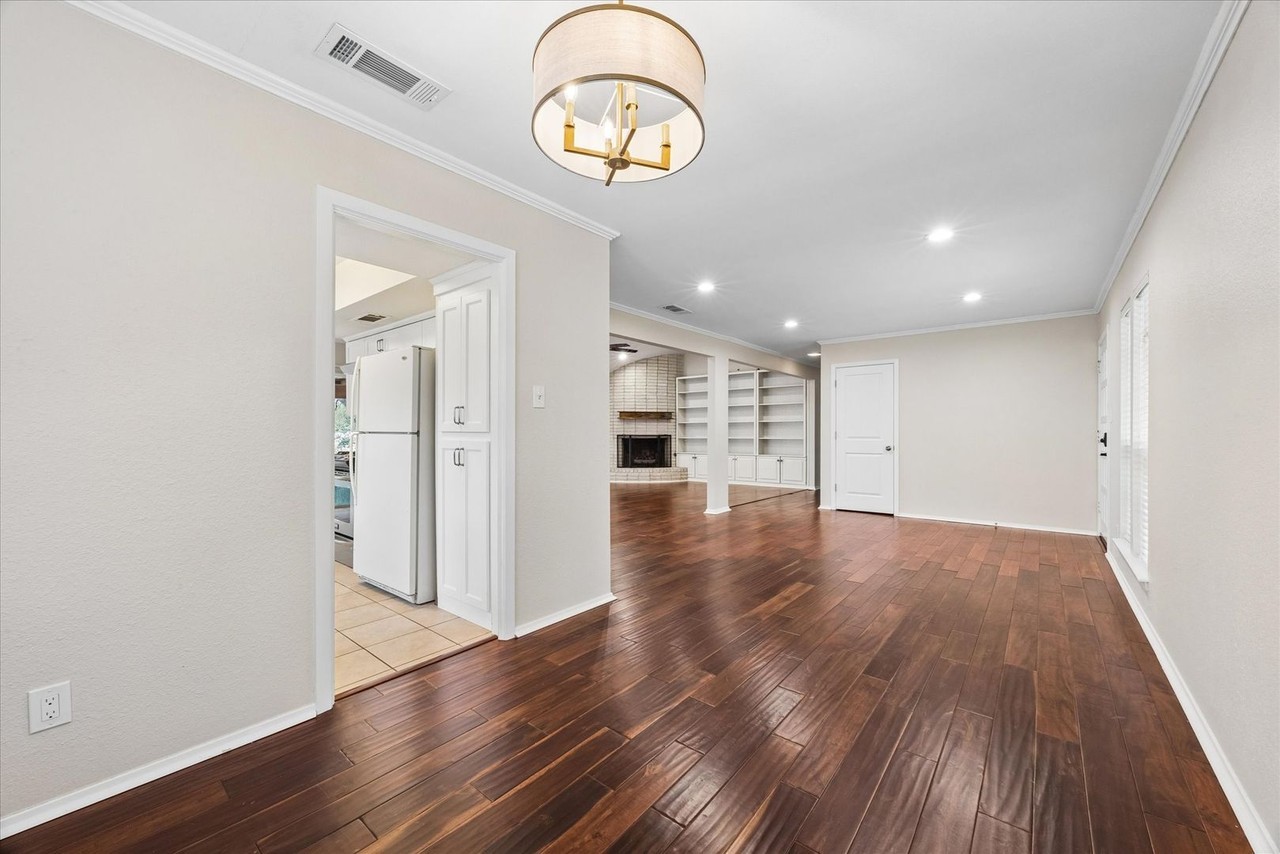 7603 Glenhill Cv - Photo 3 of 17