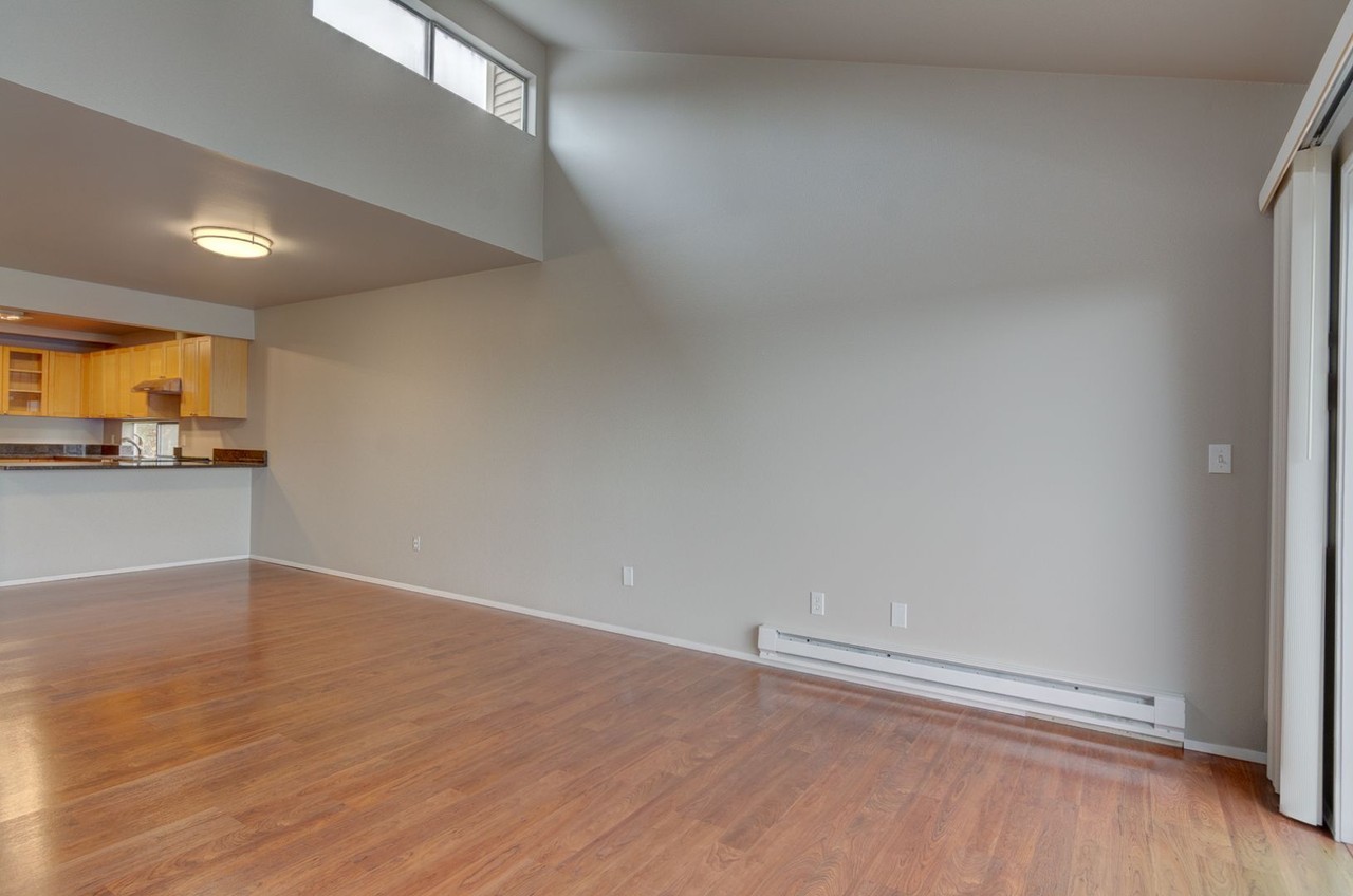 903 Ne Lindsay St - Photo 3 of 26