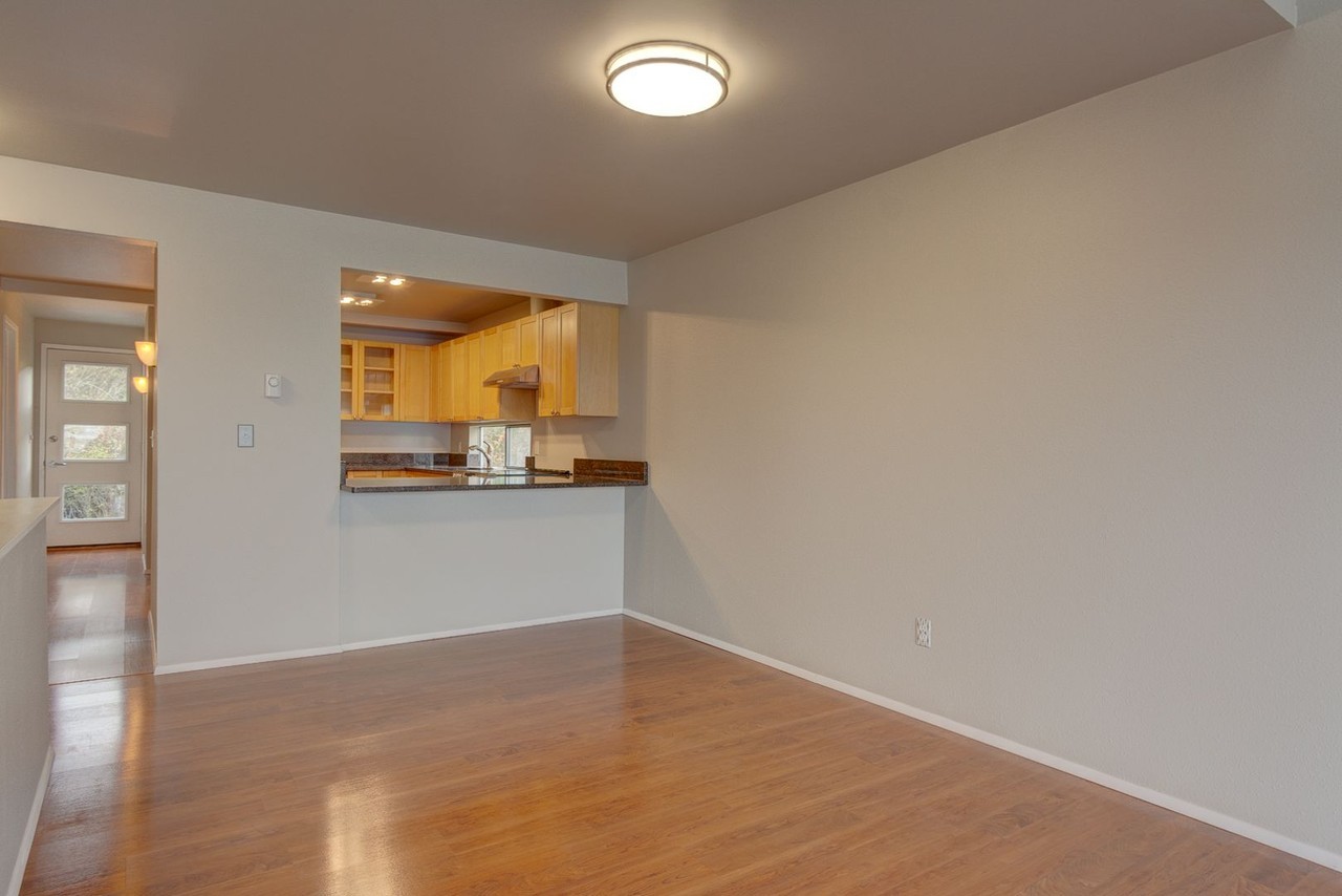 903 Ne Lindsay St - Photo 5 of 26