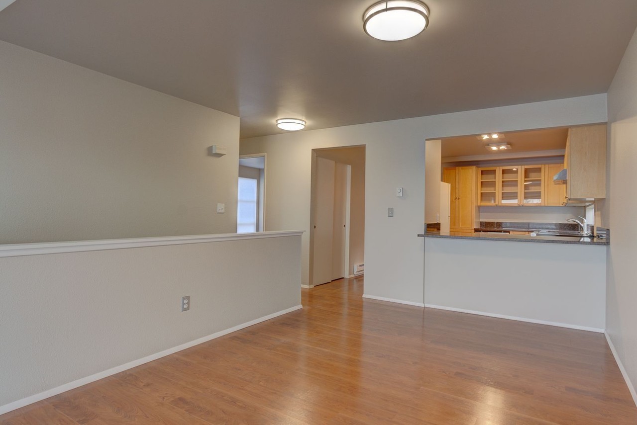 903 Ne Lindsay St - Photo 6 of 26