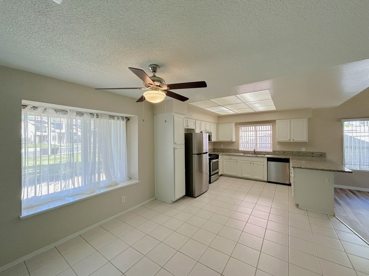12156 Zinnia St - Photo 4 of 24