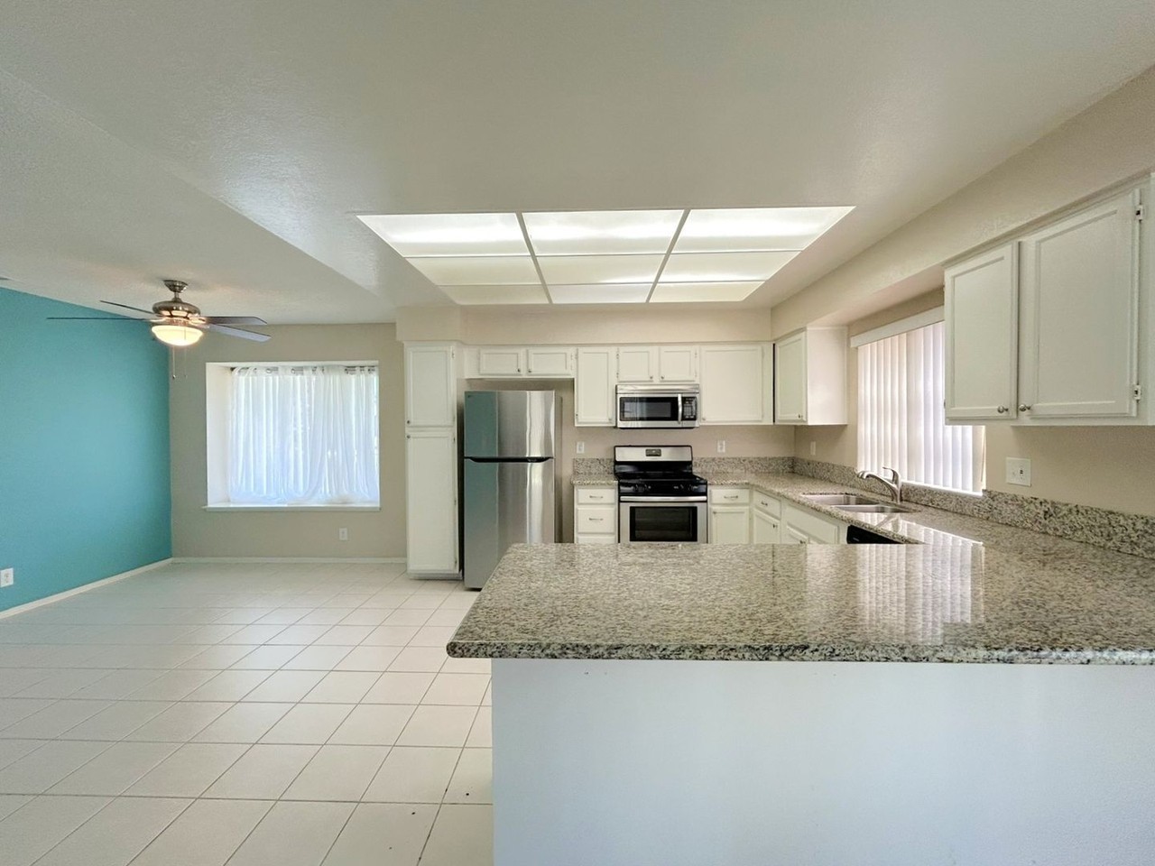 12156 Zinnia St - Photo 6 of 24