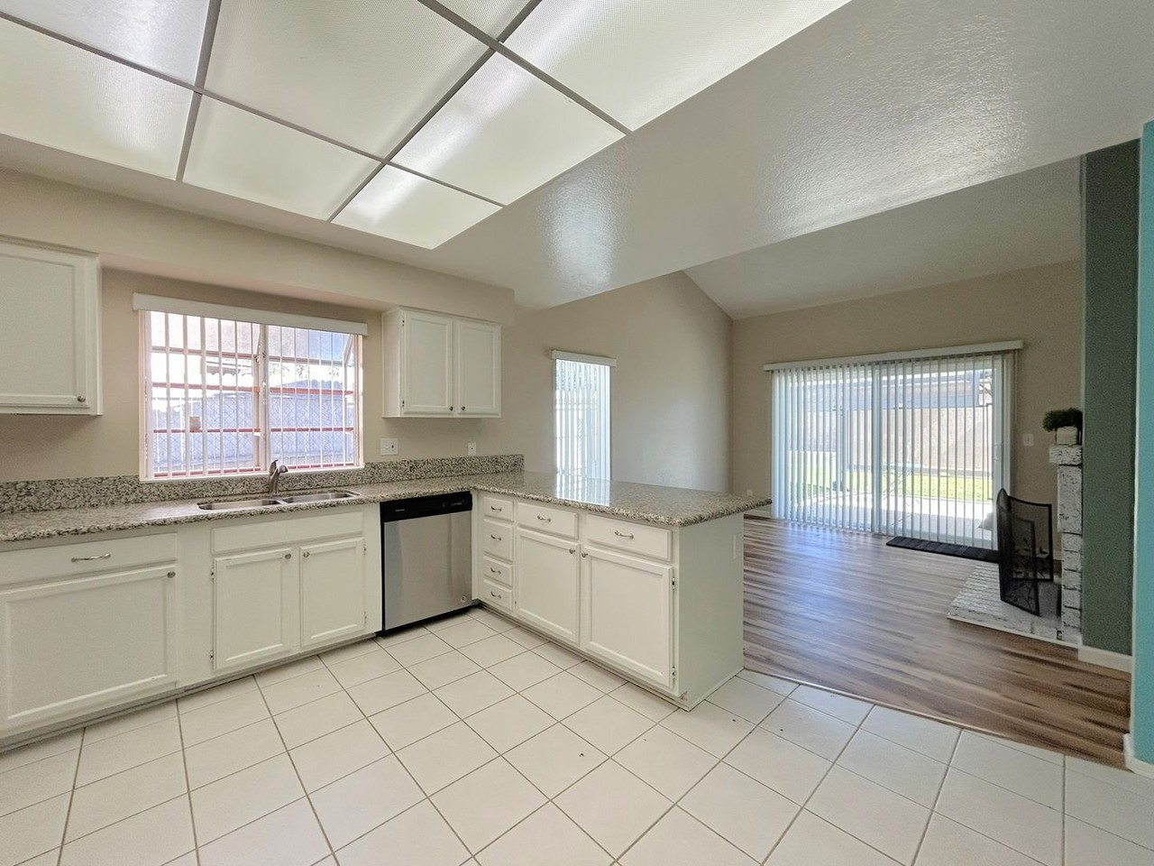 12156 Zinnia St - Photo 7 of 24