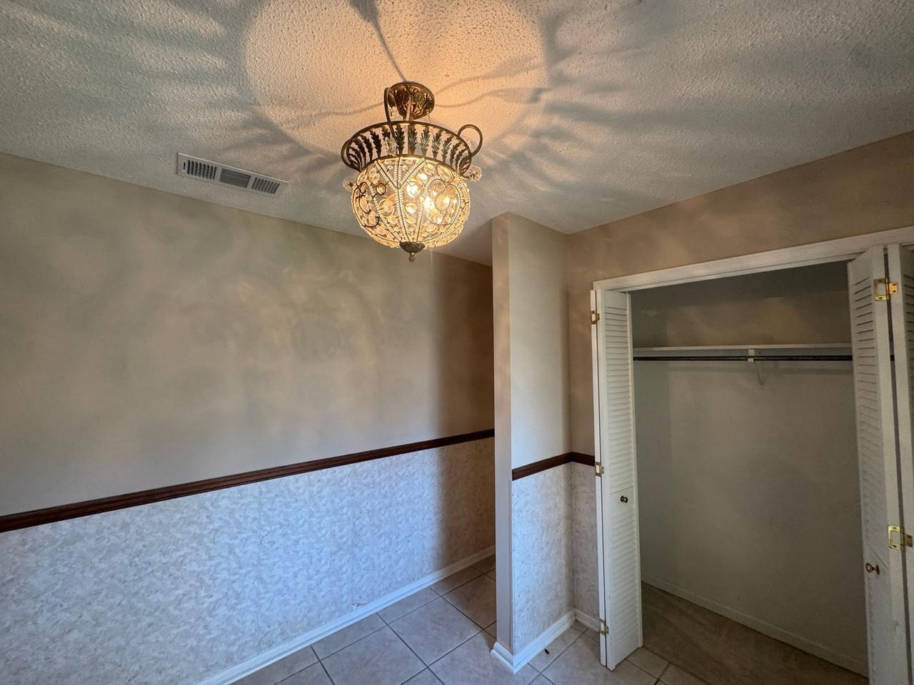 1231 Charnwood Dr - Photo 3 of 24