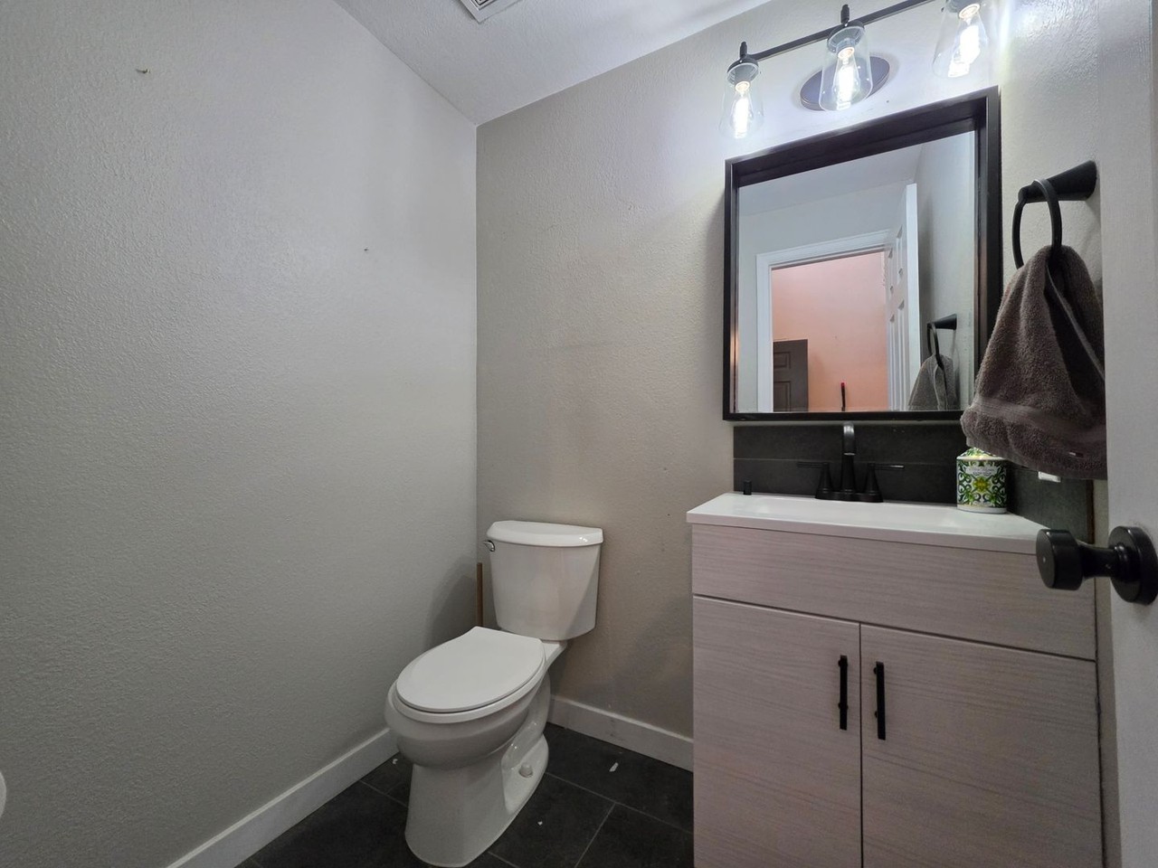 5718 Charlotte Pkwy - Photo 5 of 22