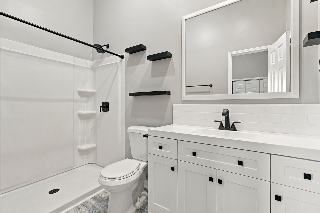 144 Waters Edge Ln - Photo 2 of 11