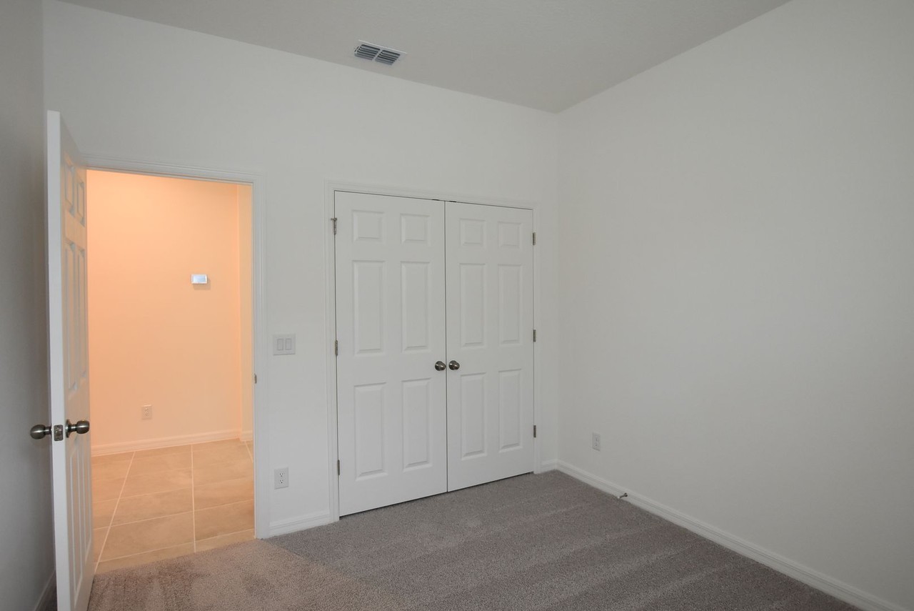6866 Spanish Imperial St - Photo 3 of 28