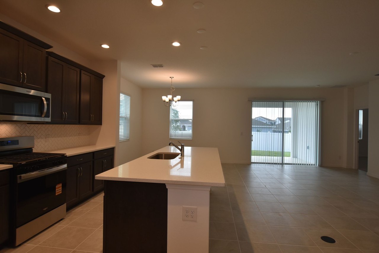 6866 Spanish Imperial St - Photo 5 of 28