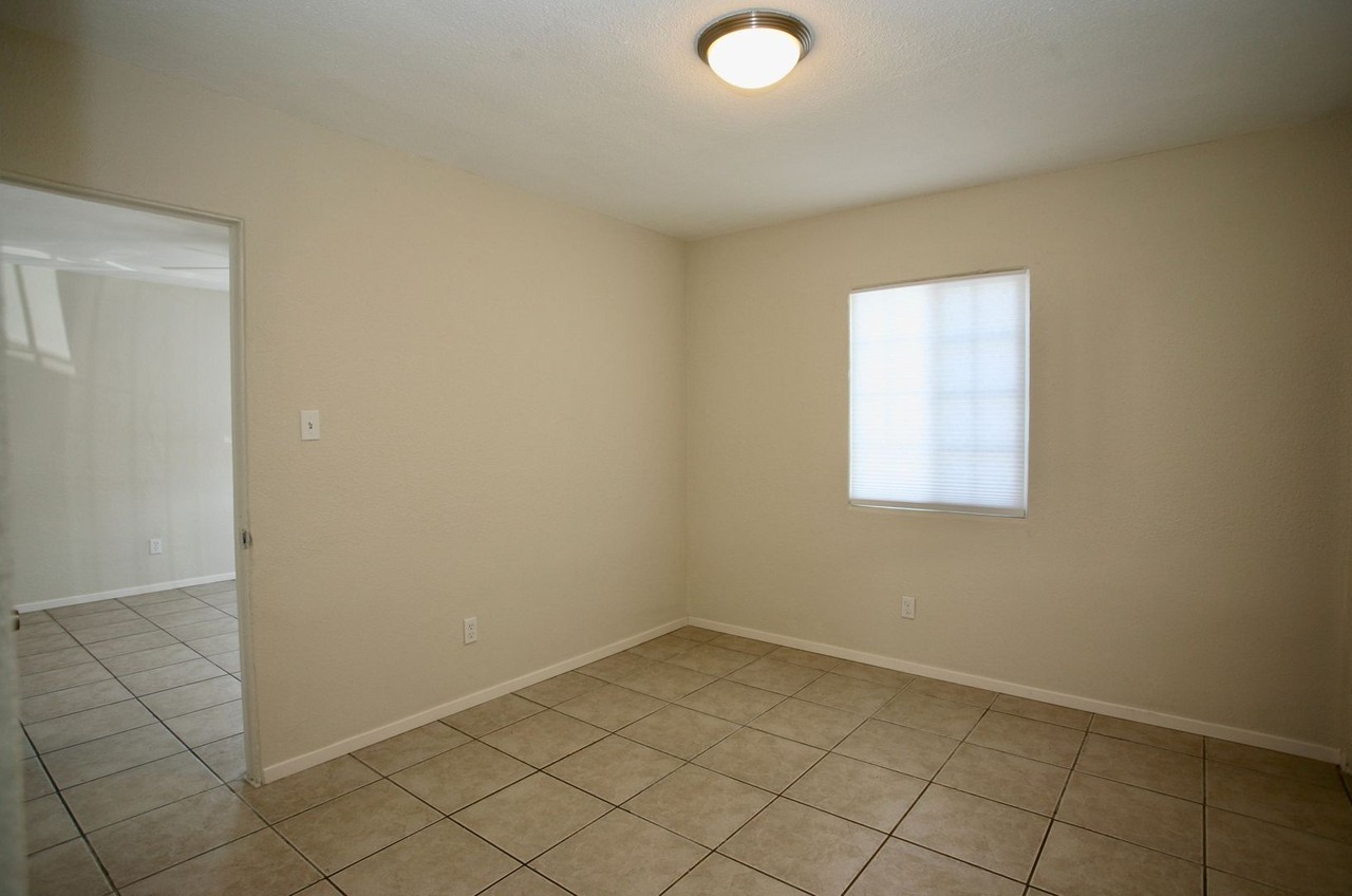 1310 5th Ave - Photo 6 of 7