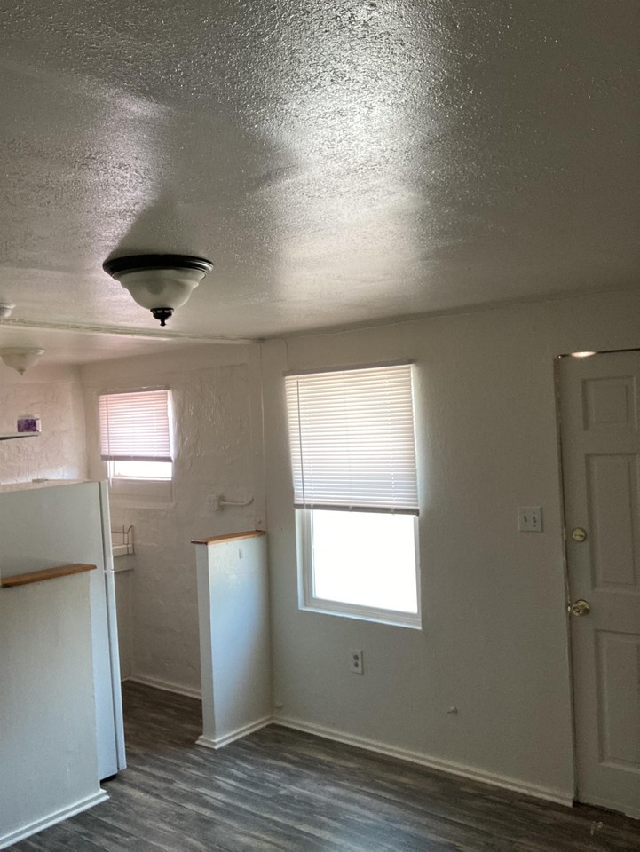 Drachman Apartments - Photo 2 of 5