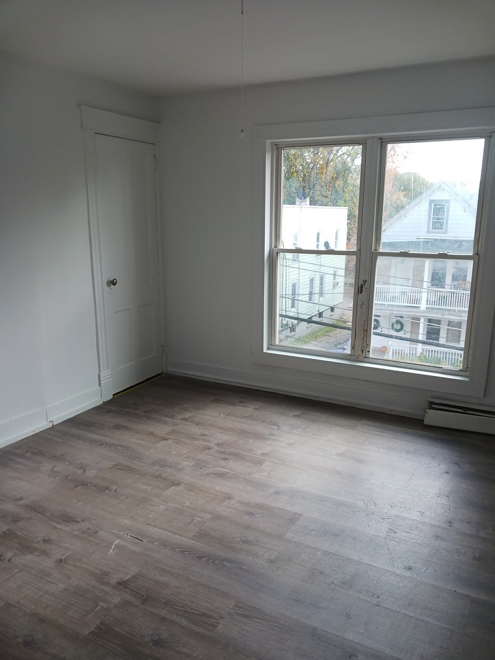 24 Cottage Street - Photo 3 of 6