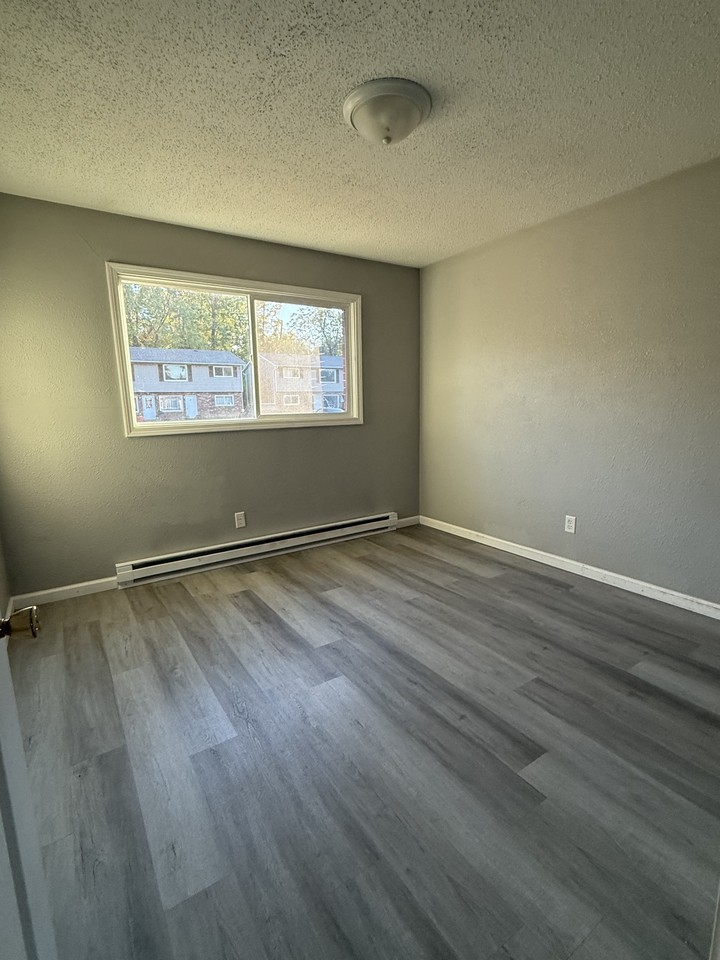 1433 East Walnut Street - Photo 6 of 6