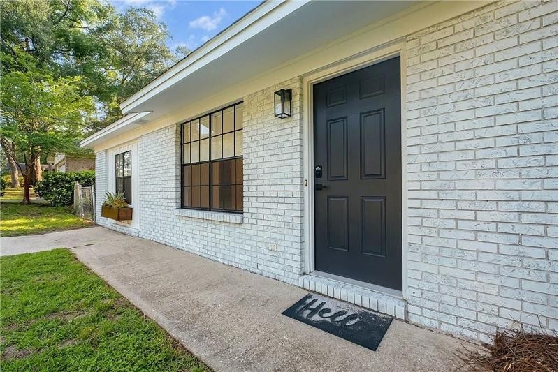 5752 Cypress Cir - Photo 3 of 24