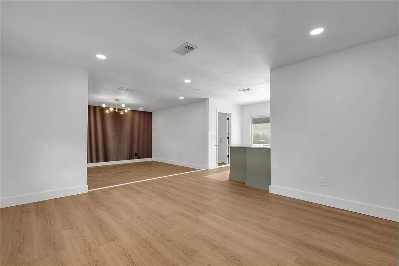 5752 Cypress Cir - Photo 4 of 24