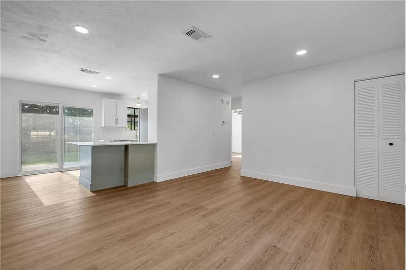 5752 Cypress Cir - Photo 5 of 24