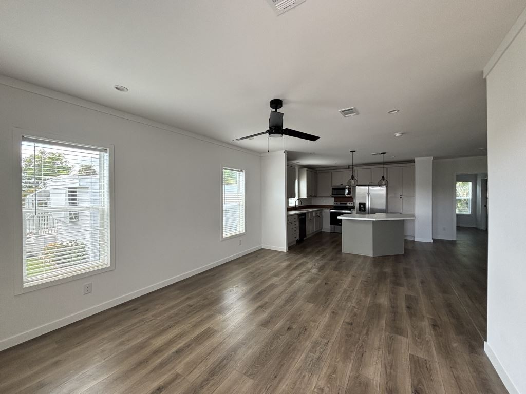 7318 43rd Way N #692 - Photo 5 of 32