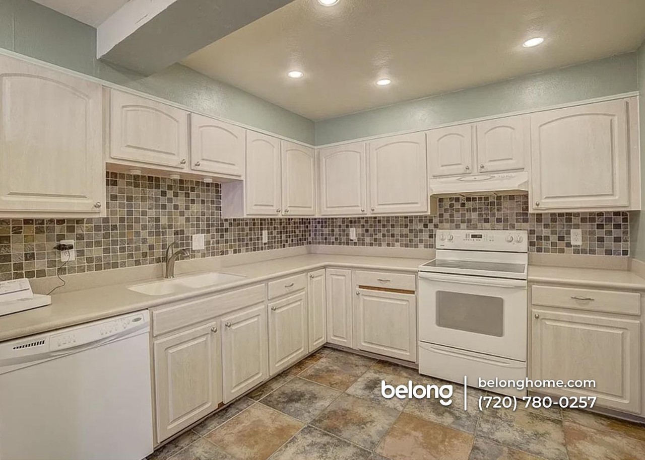 13969 E Oxford Pl - Photo 3 of 6