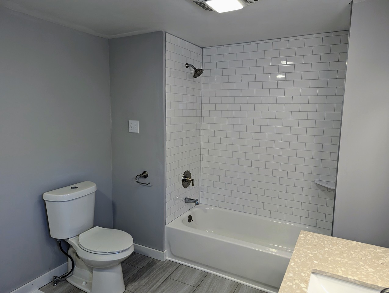 321 E Cortland St #321 - Photo 2 of 12