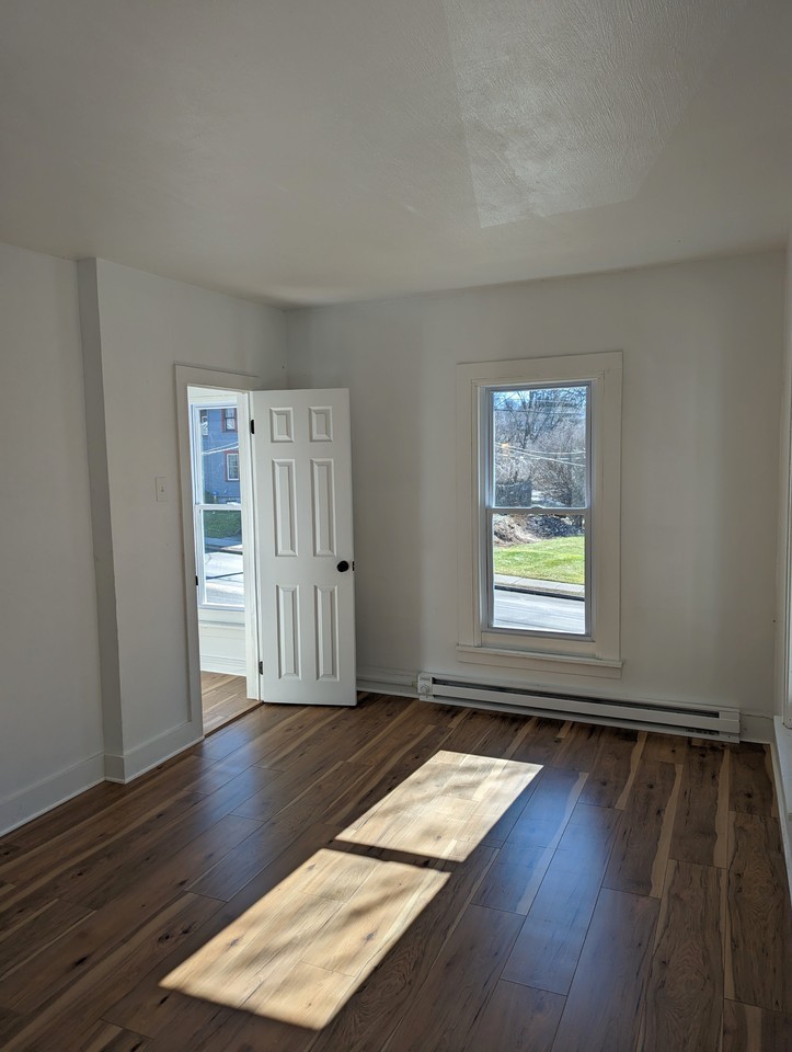321 E Cortland St #321 - Photo 5 of 12