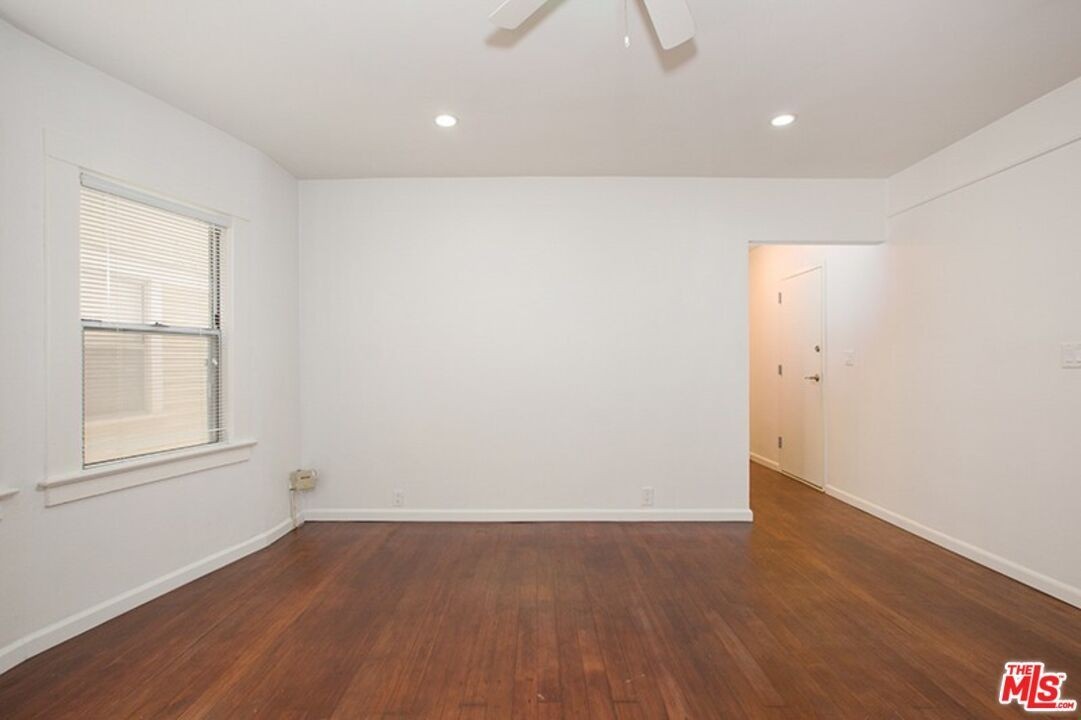 40 Rose Ave ##2 - Photo 4 of 16