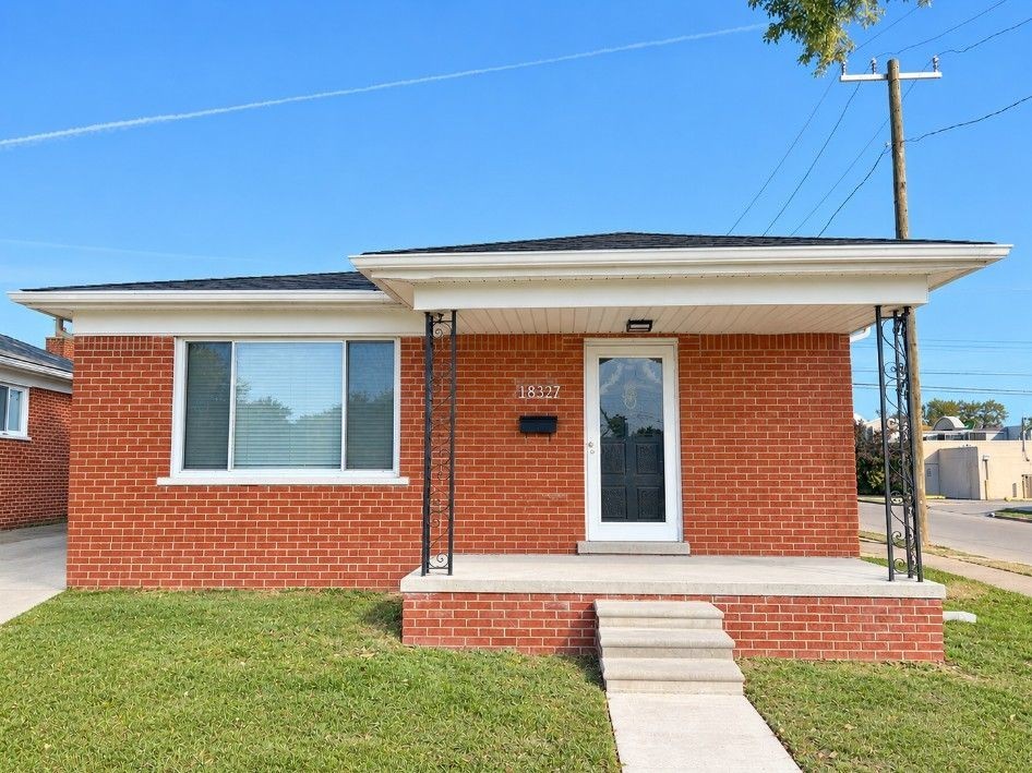 18327 Holland Ave - Photo 2 of 26