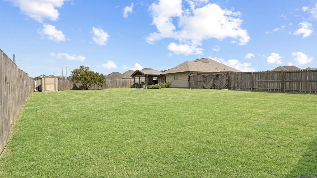 16009 Weston Court Dr - Photo 2 of 26