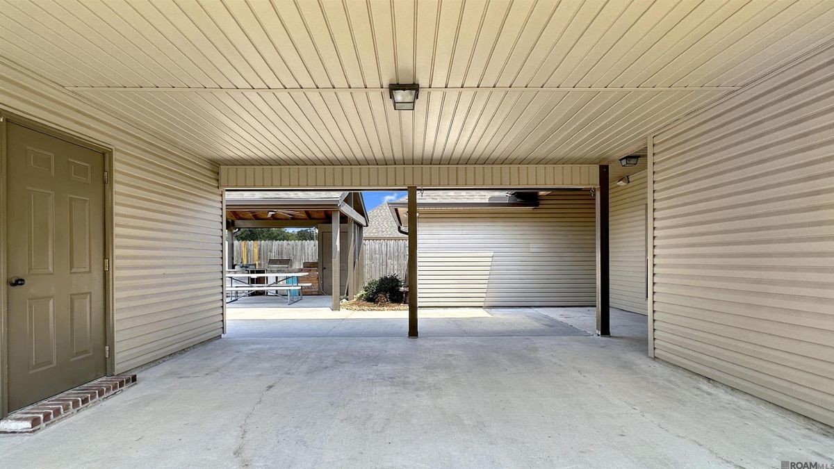 16009 Weston Court Dr - Photo 6 of 26