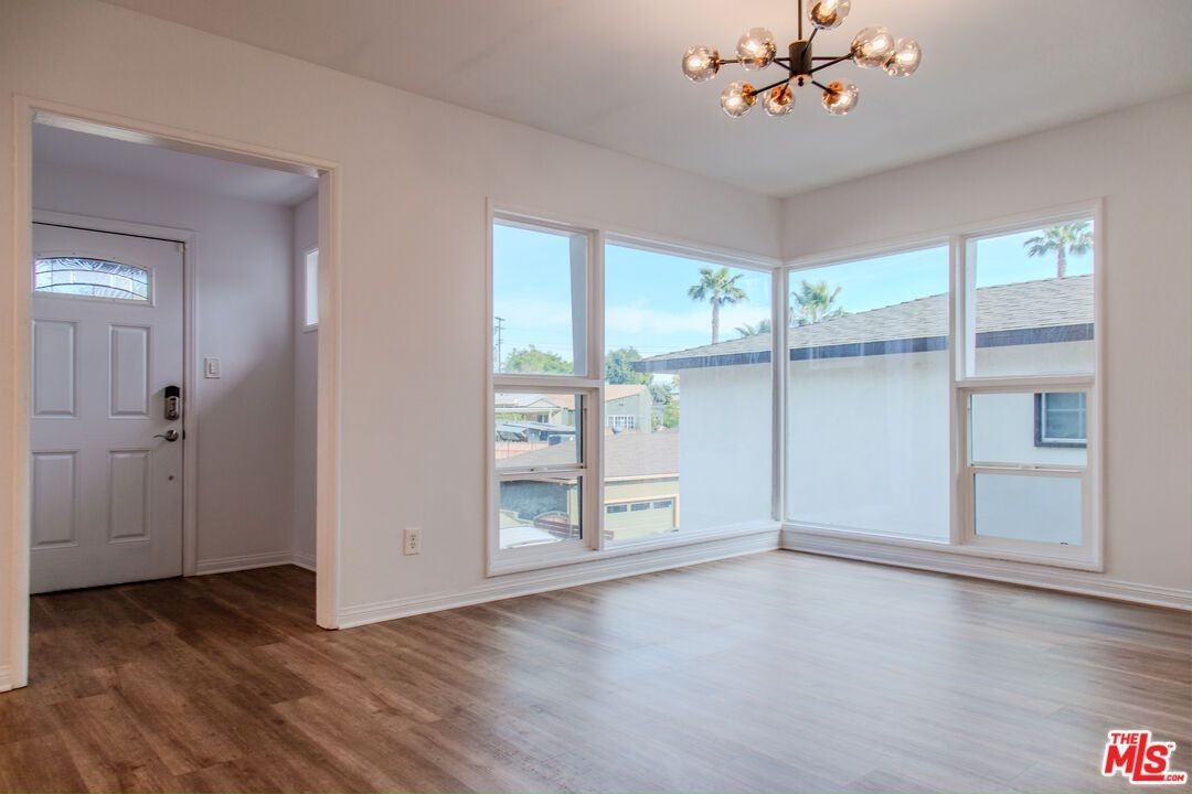 1975 Barnett Way - Photo 5 of 17