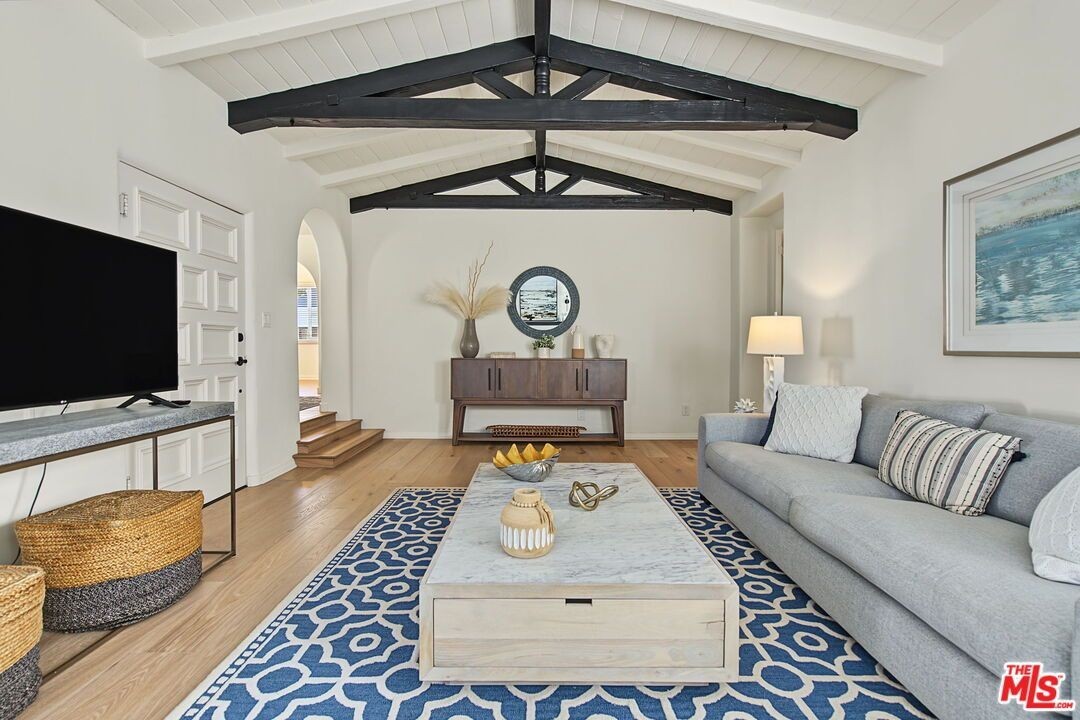 10540 Blythe Ave - Photo 4 of 43