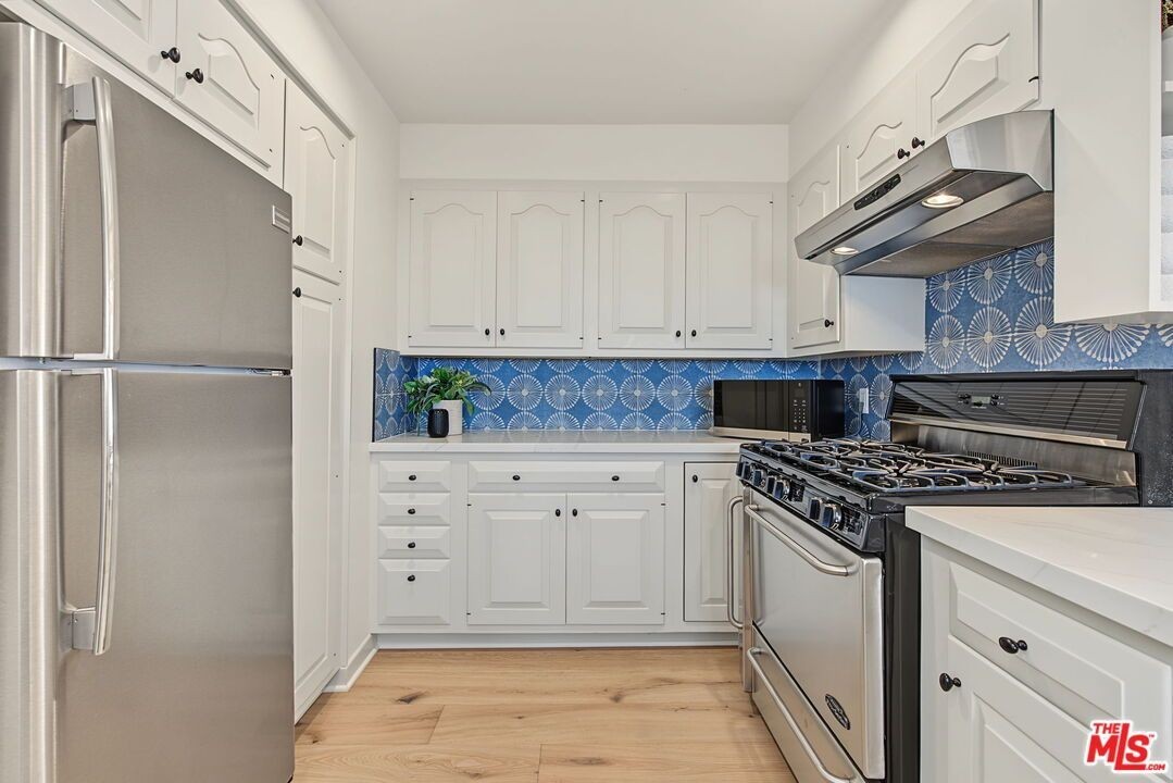 10540 Blythe Ave - Photo 6 of 43