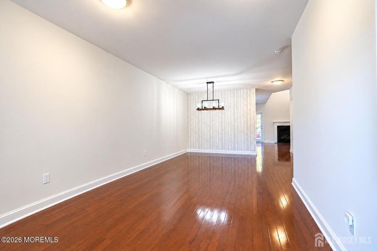 21 Mccormick Ave N - Photo 7 of 28