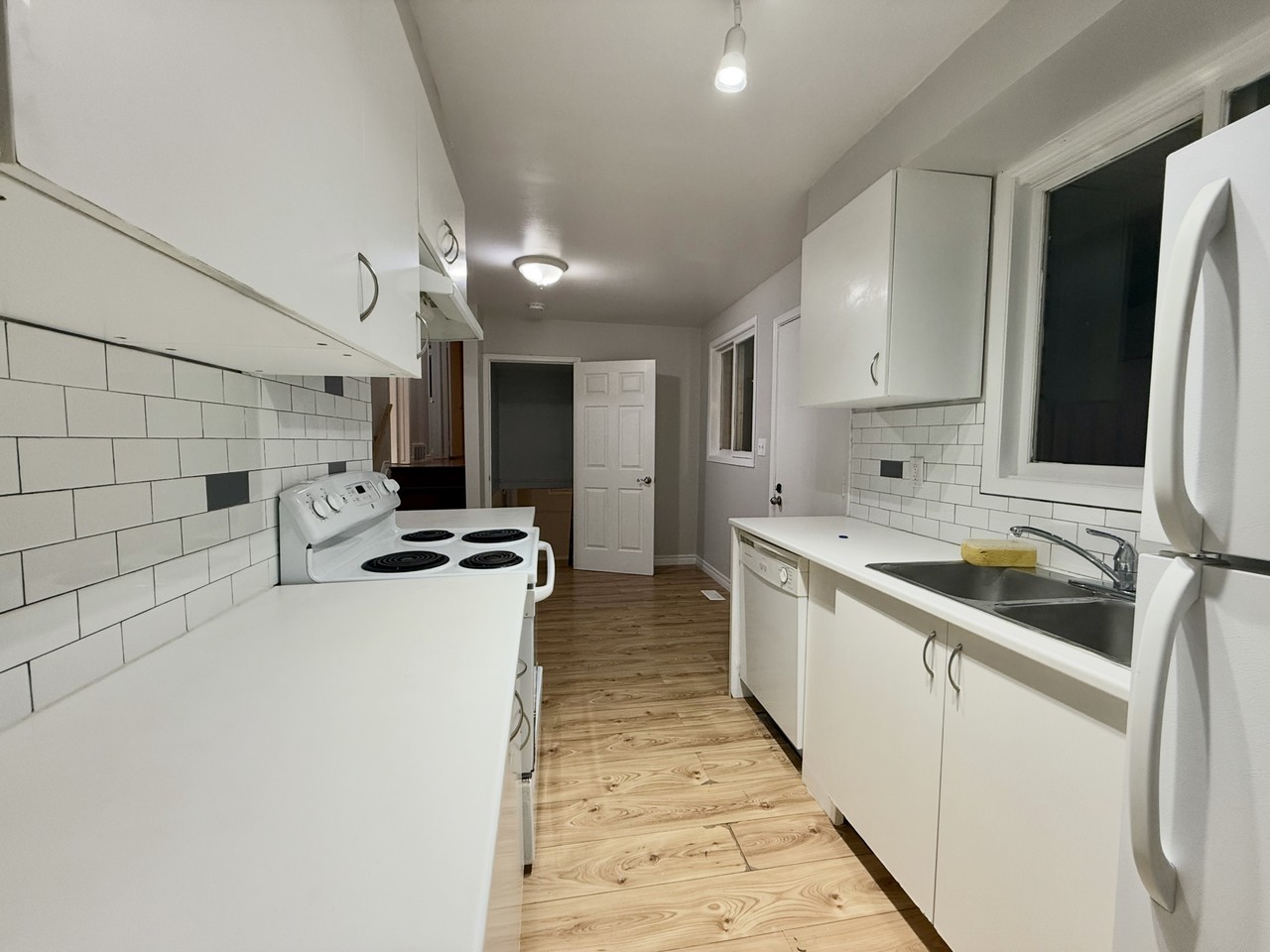 141 Adis Ave - Photo 5 of 17