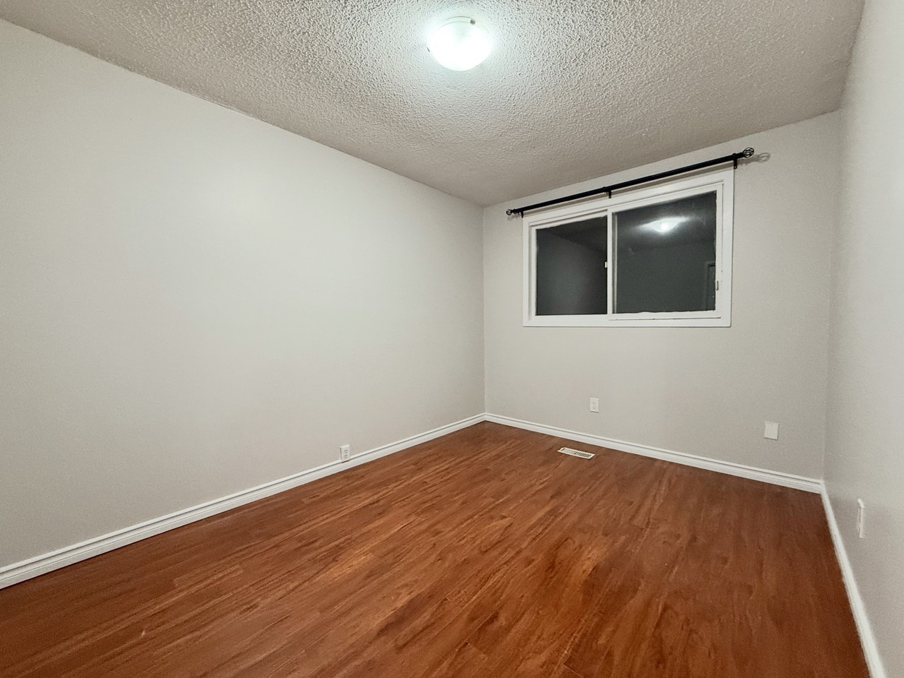 141 Adis Ave - Photo 6 of 17